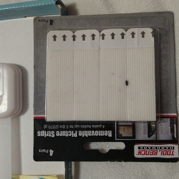 Four Kiddie's 5 Cabinet Strap Locks - Picture 4 of 8